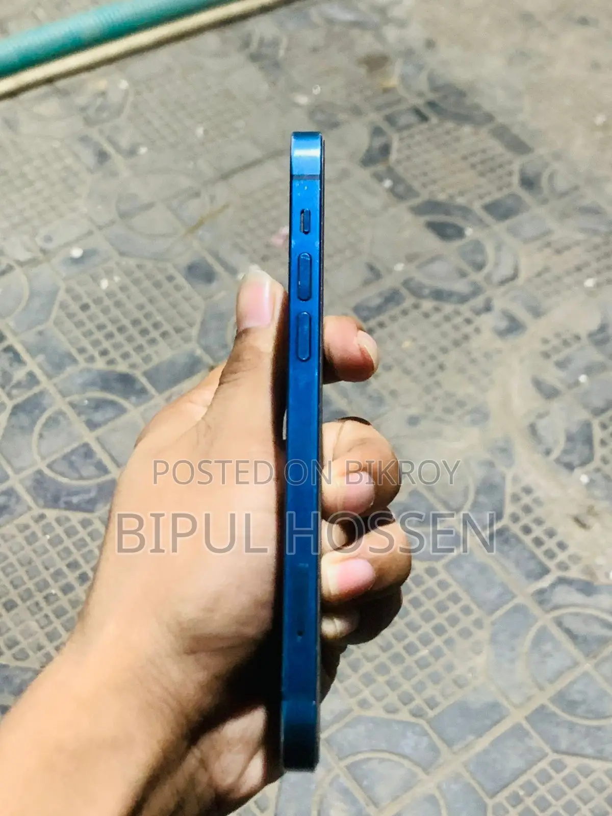 Apple iPhone 12 good (Used)