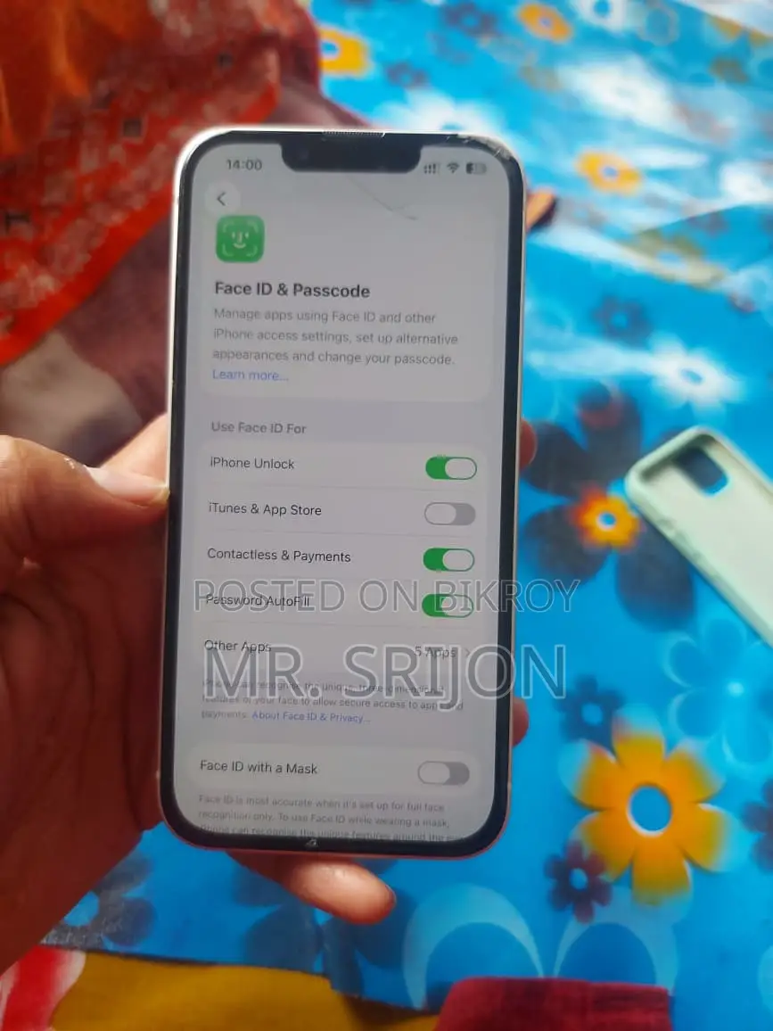 Apple iPhone 13 (Used)