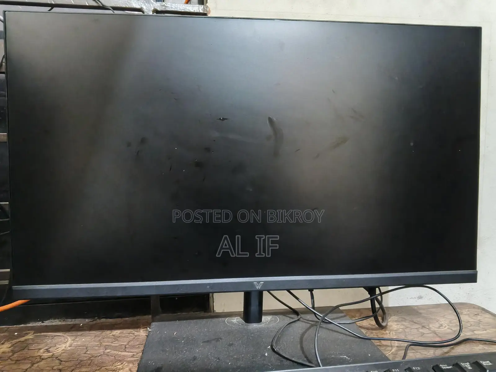 A PC and monitor will be sold