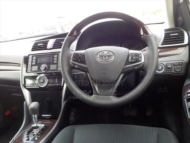 Toyota Premio F-L Pack. 2020
