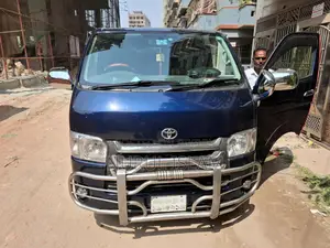 Toyota Hiace 2012