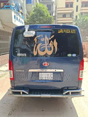 Toyota Hiace 2012