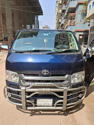 Toyota Hiace 2012