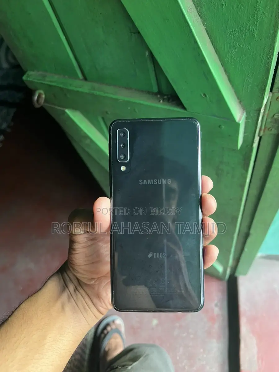 Samsung Galaxy A7 . (Used)
