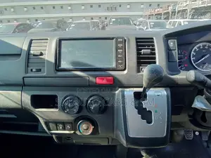 Toyota Hiace Ambulance DX Highroof 2021