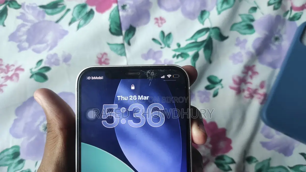 Apple iPhone 12 (Used)
