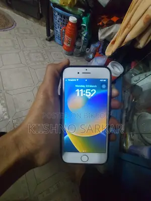 Apple iPhone 8 (Used)