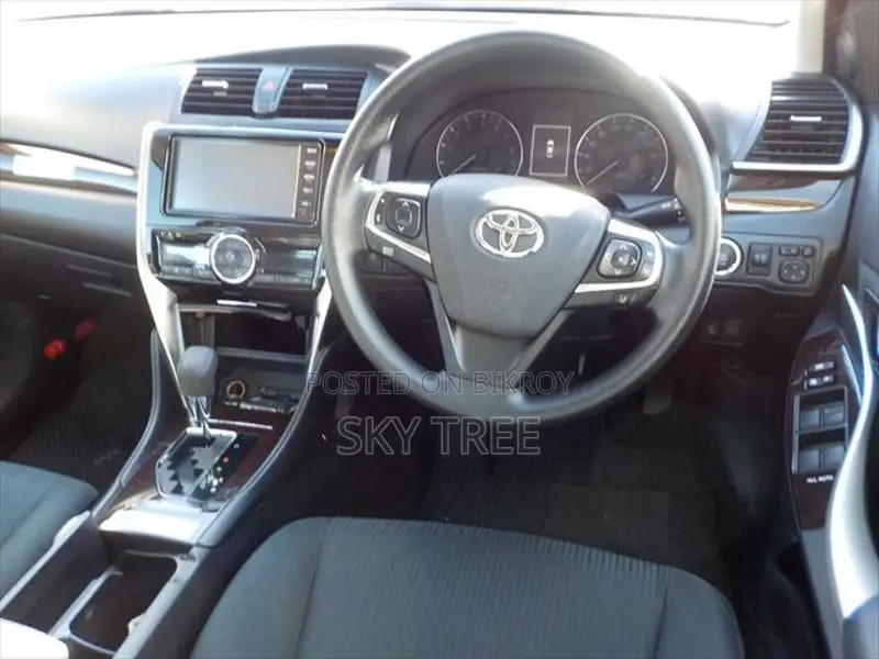 Toyota Premio F-L Pack 2020