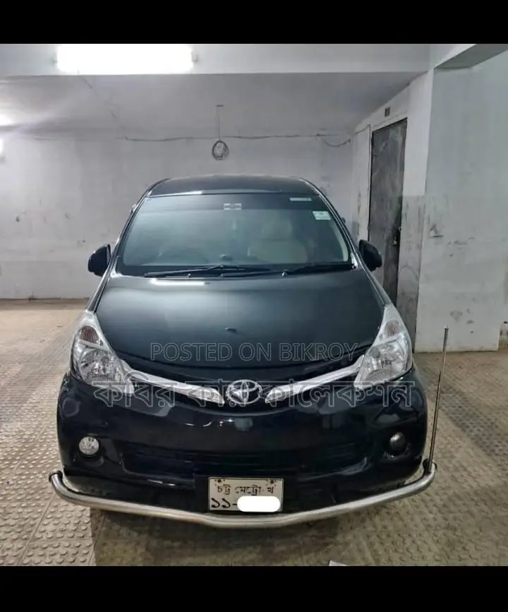 Toyota Avanza black 2012
