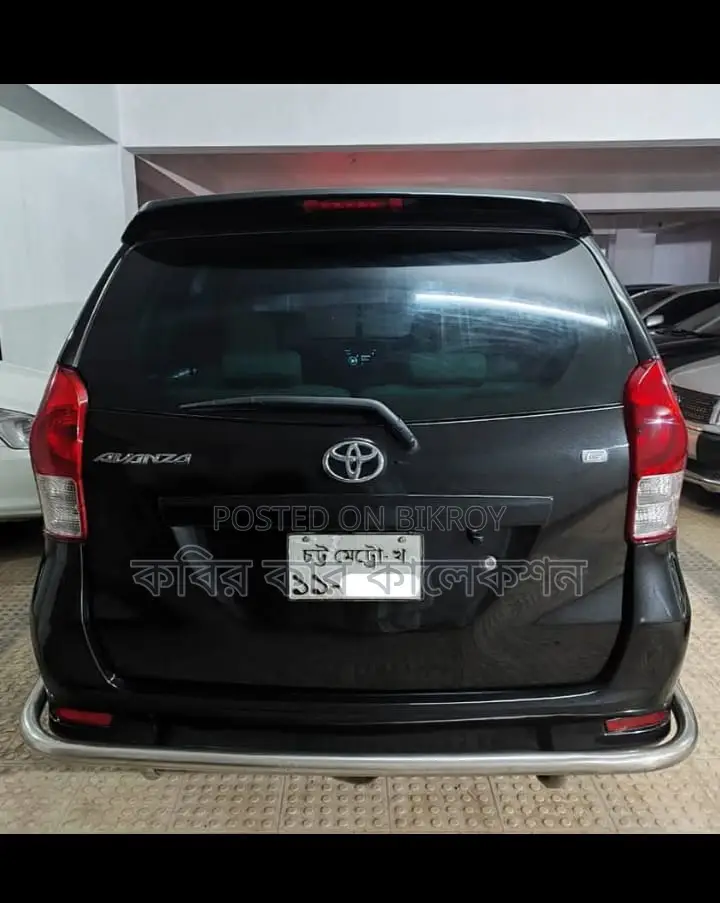 Toyota Avanza black 2012