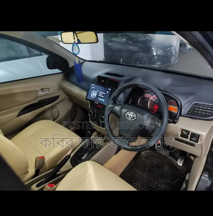 Toyota Avanza black 2012