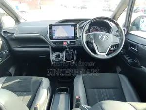 Toyota Esquire GI PREMIUM NON HYB 2021