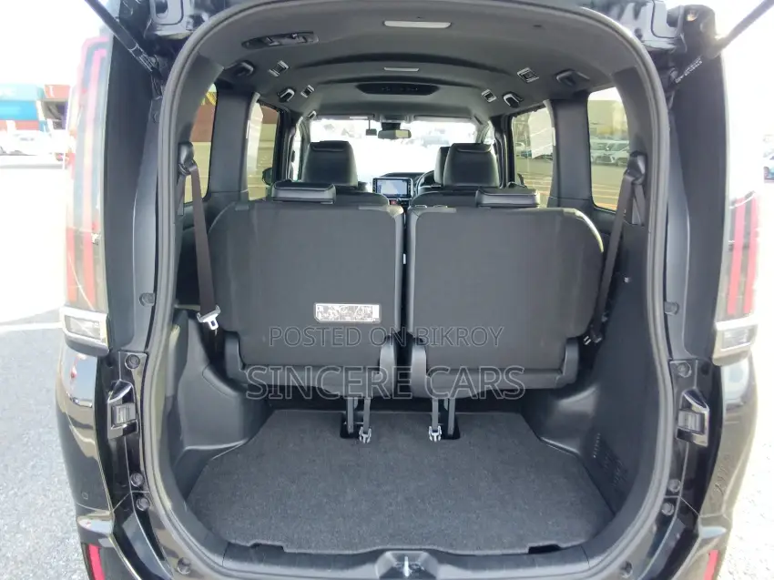 Toyota Esquire GI PREMIUM NON HYB 2021