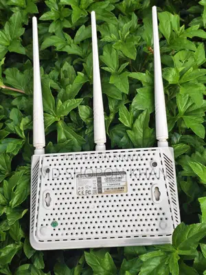 Tenda F6 router