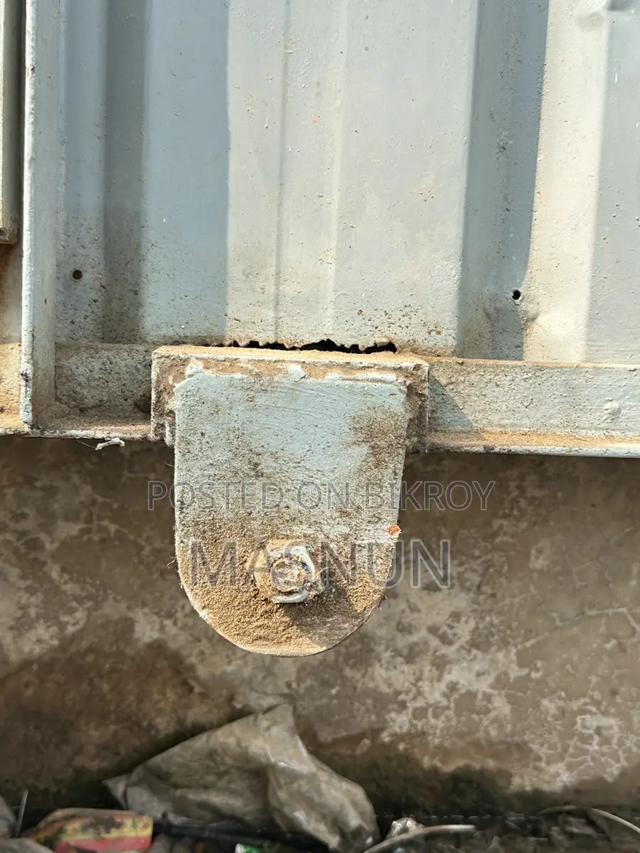 Gate