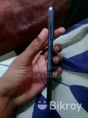 Samsung Galaxy S21 . (Used)