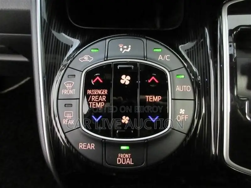 Toyota Esquire Hybrid 2021
