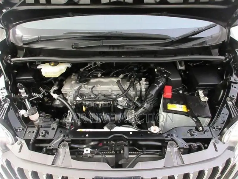 Toyota Esquire Hybrid 2021