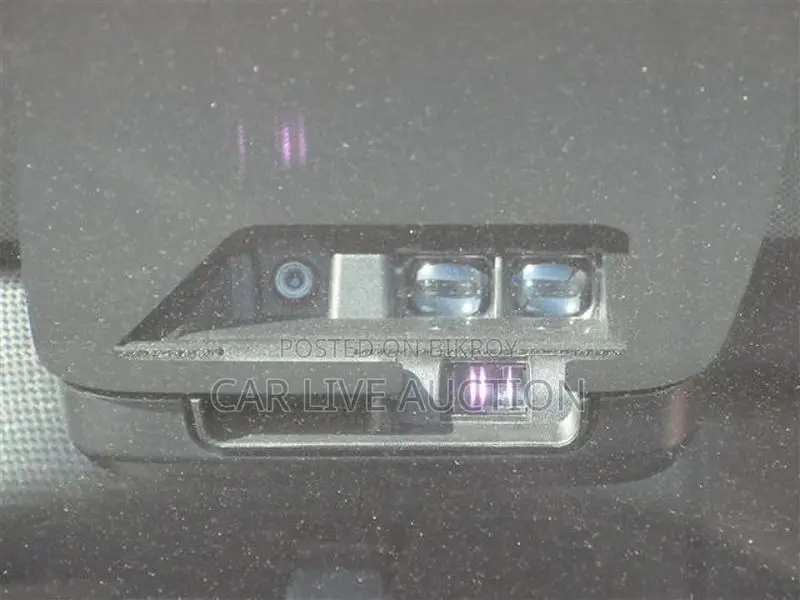 Toyota Esquire Hybrid 2021
