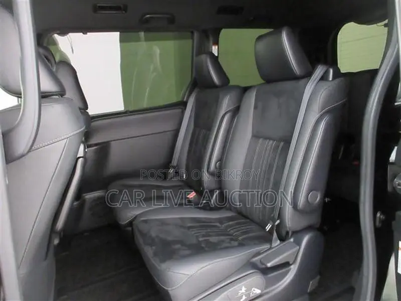 Toyota Esquire Hybrid 2021