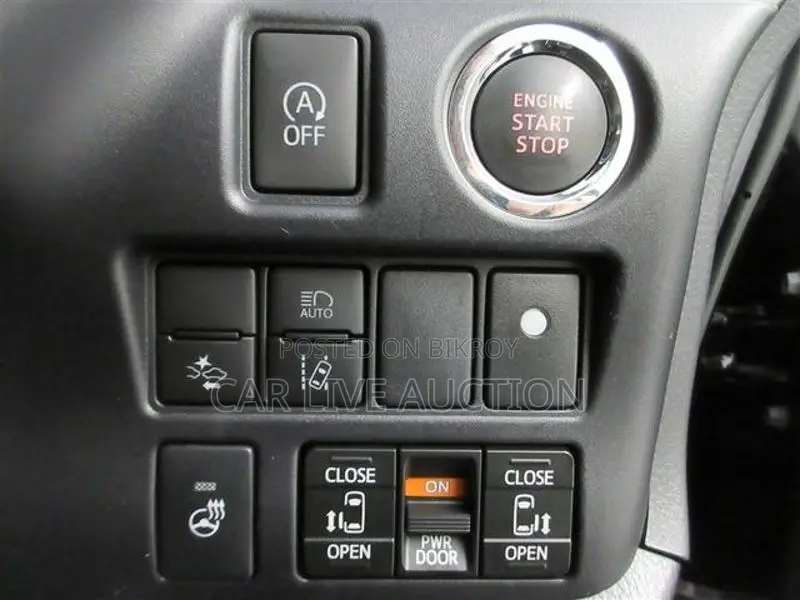 Toyota Esquire Hybrid 2021