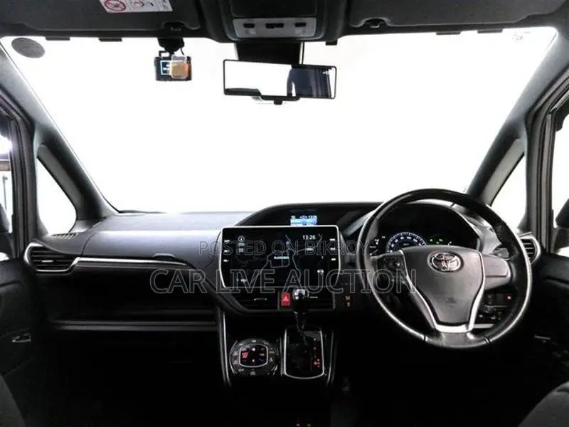 Toyota Esquire Hybrid 2021