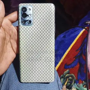 OnePlus 9R (Used)