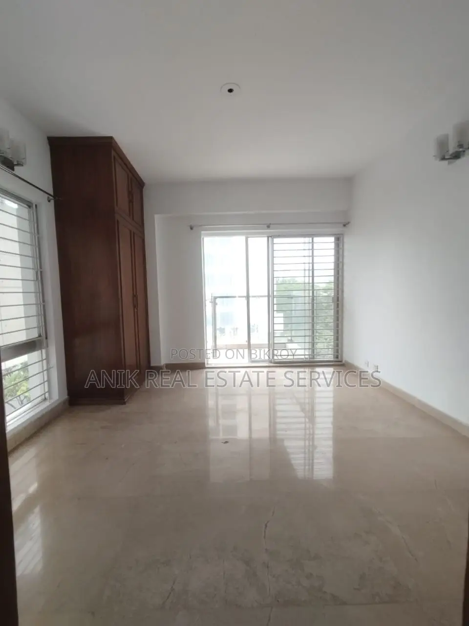 Good Quality 4000 Sft Un Farnised Flat Rent At Gulshan 2