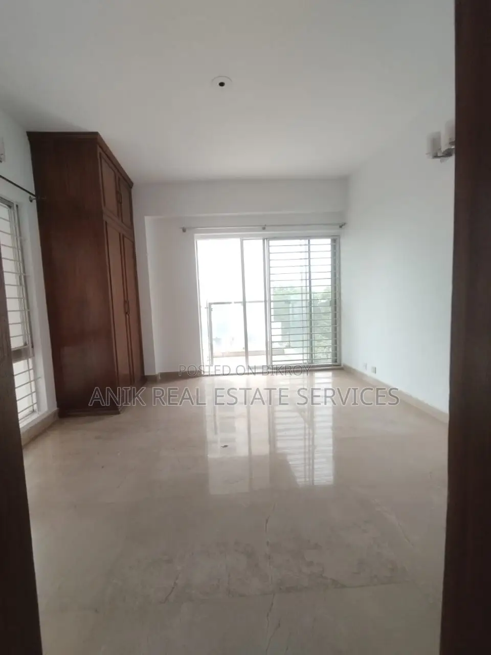 Good Quality 4000 Sft Un Farnised Flat Rent At Gulshan 2