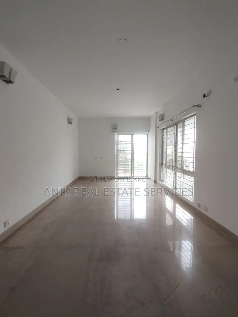Good Quality 4000 Sft Un Farnised Flat Rent At Gulshan 2