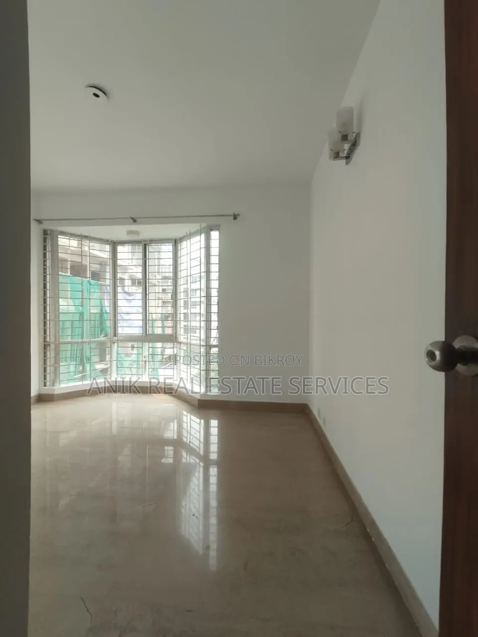 Good Quality 4000 Sft Un Farnised Flat Rent At Gulshan 2