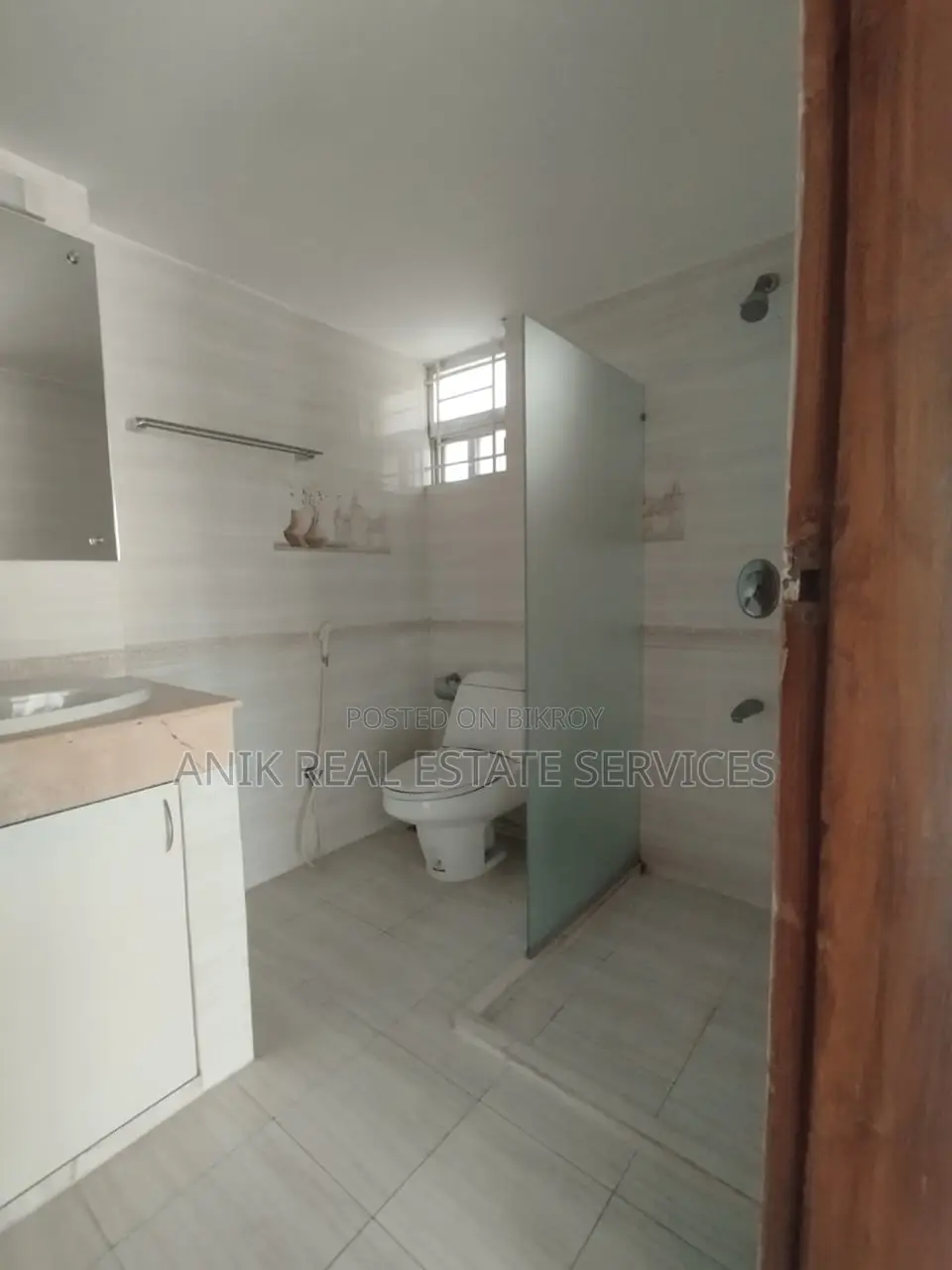 Good Quality 4000 Sft Un Farnised Flat Rent At Gulshan 2
