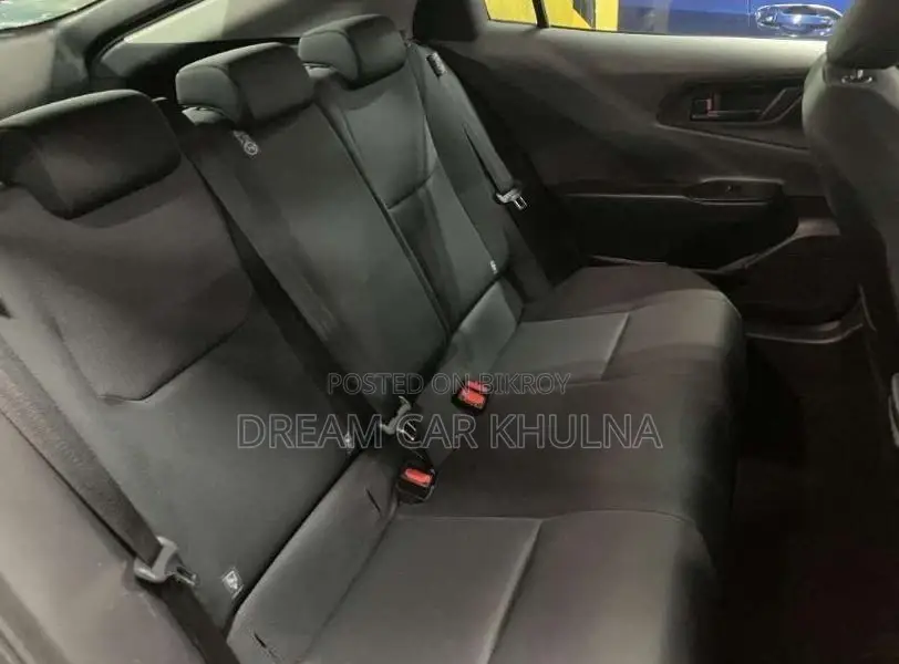 Toyota Prius U Hybrid New Shape 2023