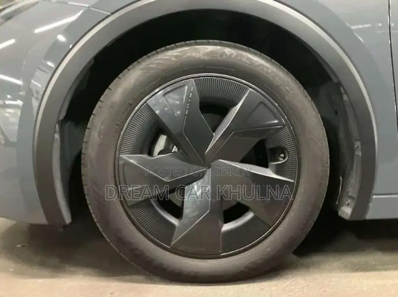 Toyota Prius U Hybrid New Shape 2023