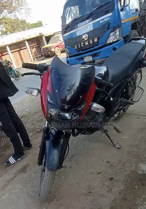 Bajaj Pulsar 150 . 2003