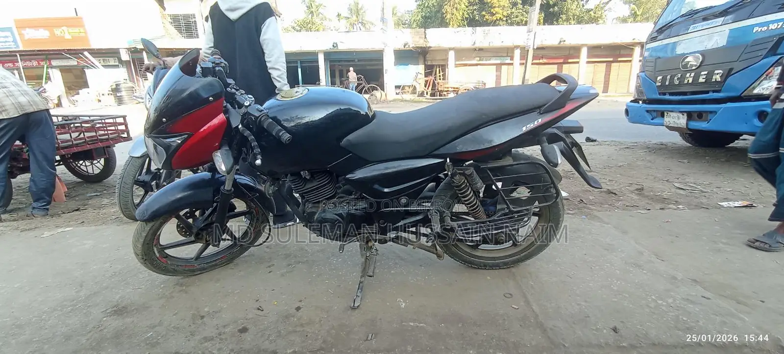 Bajaj Pulsar 150 . 2003