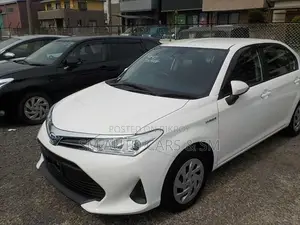 Toyota Axio Hybrid EX White 2021