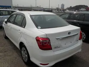 Toyota Axio Hybrid EX White 2021