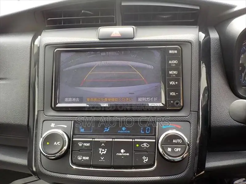 Toyota Axio Hybrid EX White 2021