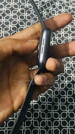 Apple Watch 5th gen, 2 month used (Urgent Sale)