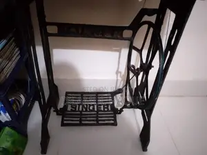 Singer Sewing Machine (Foot-operated)