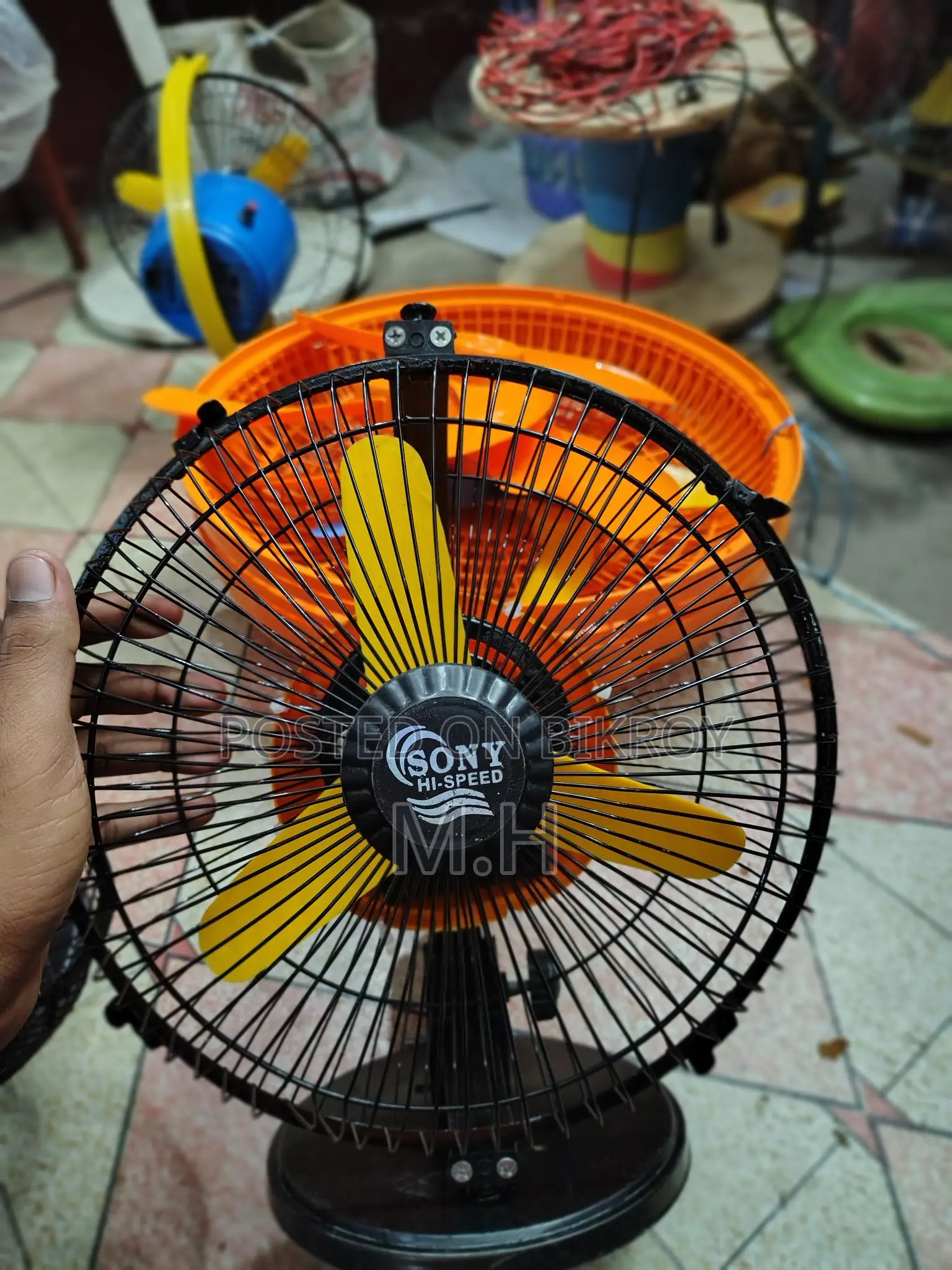 চার্জার ফ্যান হ্যান্ডমেড
