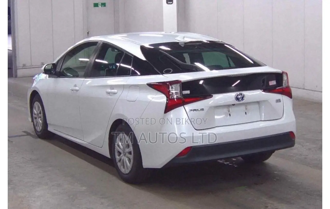 Toyota Prius S PKG 4 PEARL 2021