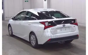 Toyota Prius S PKG 4 PEARL 2021