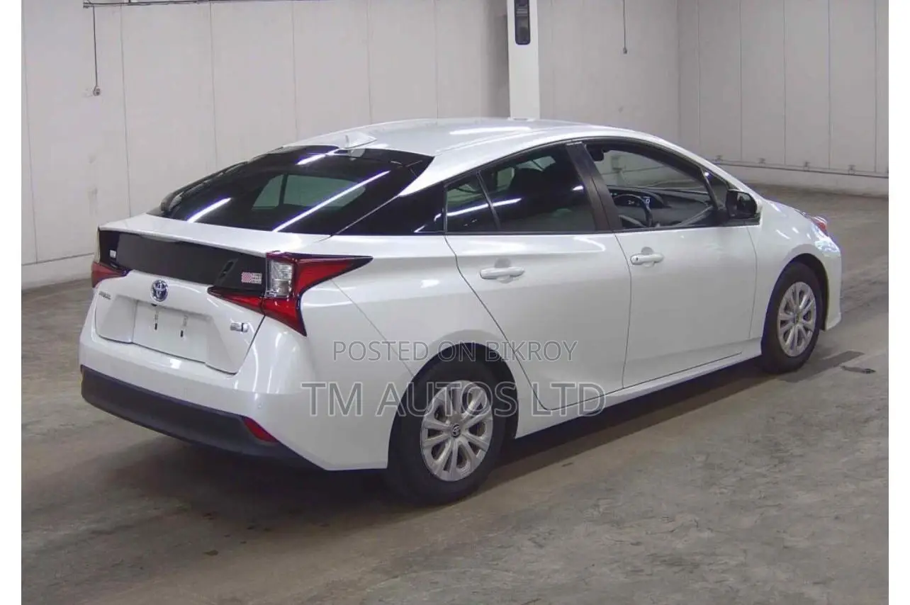 Toyota Prius S PKG 4 PEARL 2021