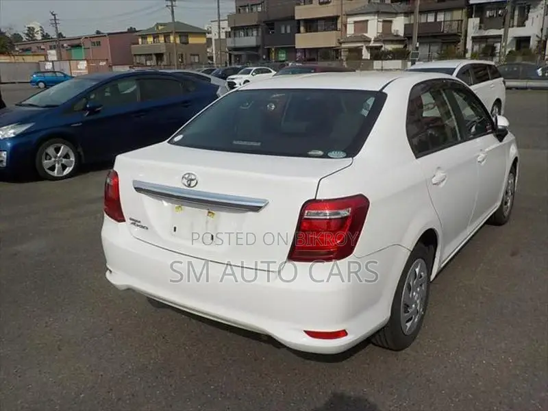 Toyota Axio Non Hybrid EX White 2021