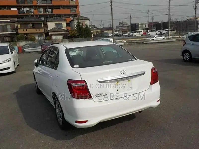 Toyota Axio Non Hybrid EX White 2021