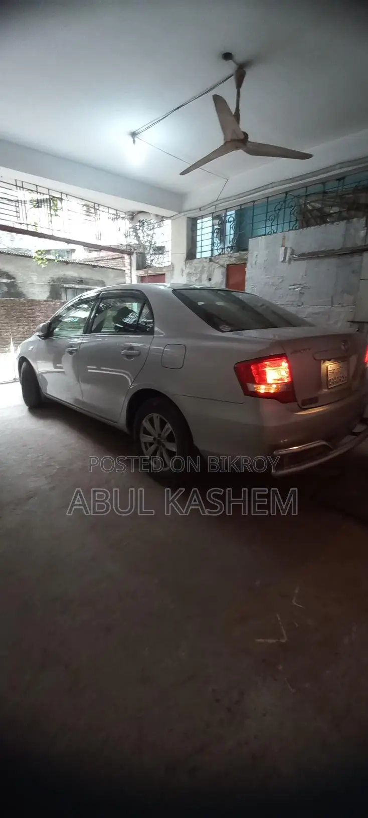 Toyota Axio 2011