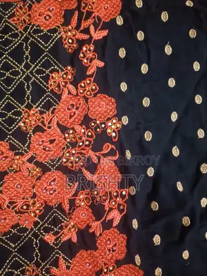 একটি এক্সক্লুসিভ থ্রি পিস