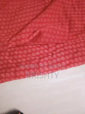 একটি এক্সক্লুসিভ থ্রি পিস